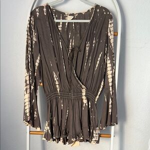 Surf Gypsy long sleeve romper size M